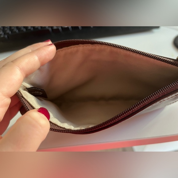 Coach wristlet / pouch - Picture 2 of 7